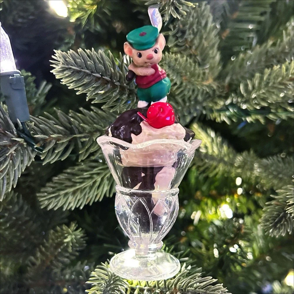 Vintage 1999 Hallmark Keepsake Ornament Sundae Golfer Mouse Golf Ice Cream w Box